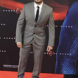 Juan Antonio Bayona en el estreno de 'El hombre de acero' en Madrid