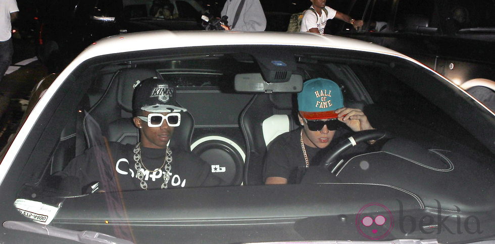 Justin Bieber y Lil Twist tras golpear al fotógrafo con el coche