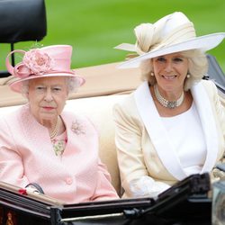 La Reina Isabel y la Duquesa de Cornualles en la inauguración de Ascot 2013