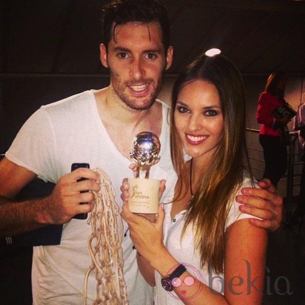 Helen Lindes y Rudy Fernández celebran la victoria del Real Madrid en la Liga ACB 2013