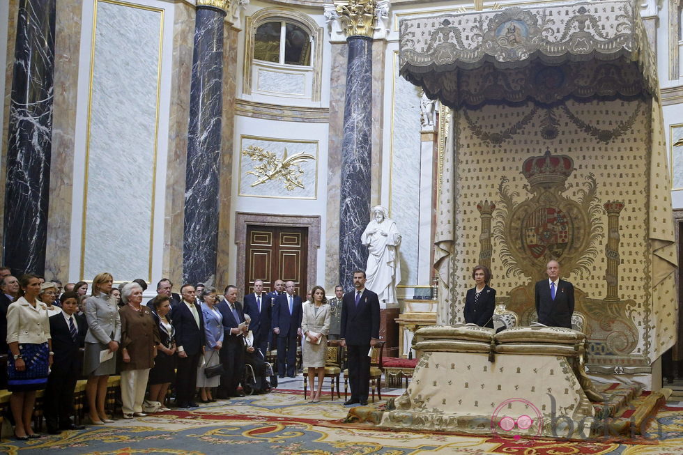 La Familia Real en la misa conmemorativa del centenario del nacimiento del Conde de Barcelona