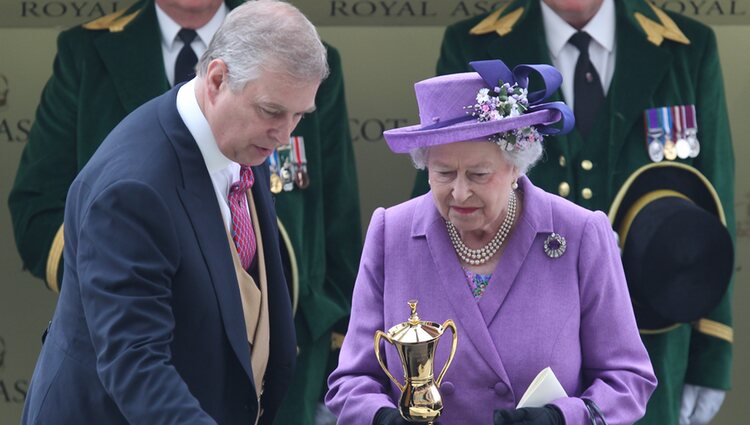 El Duque de York y la Reina Isabel en Ascot 2013