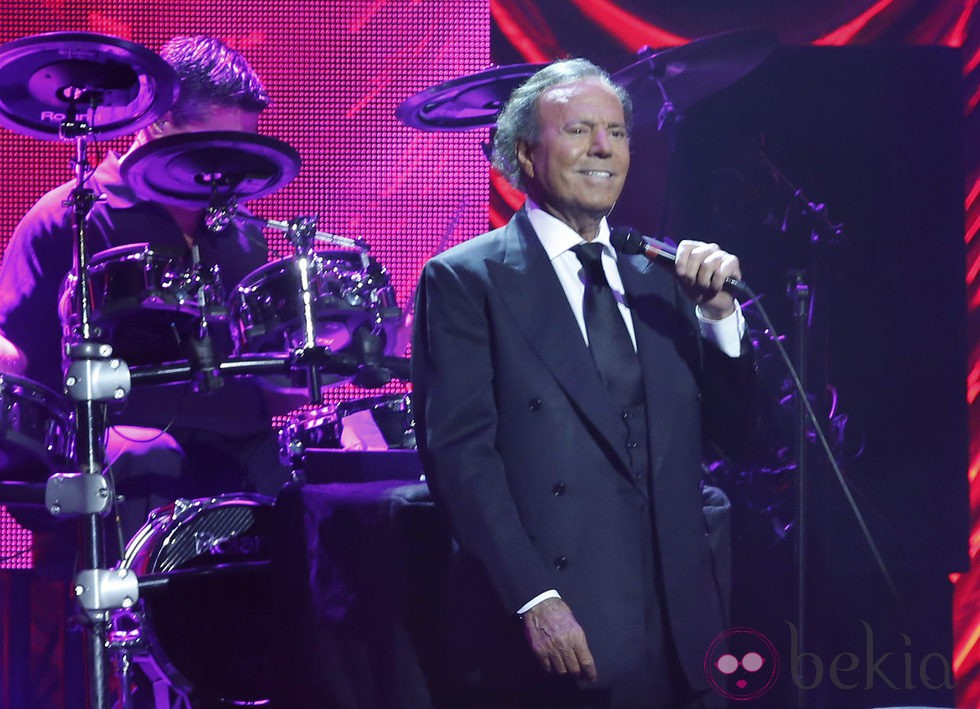 Julio Iglesias en un concierto en Rotterdam durante su gira mundial 2013