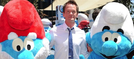 Neil Patrick Harris celebra el Día Mundial de los Pitufos en Los Angeles