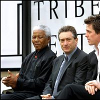 Nelson Mandela con Robert de Niro, Hugh Grant y Whoopi Goldberg en el Festival de Tribeca