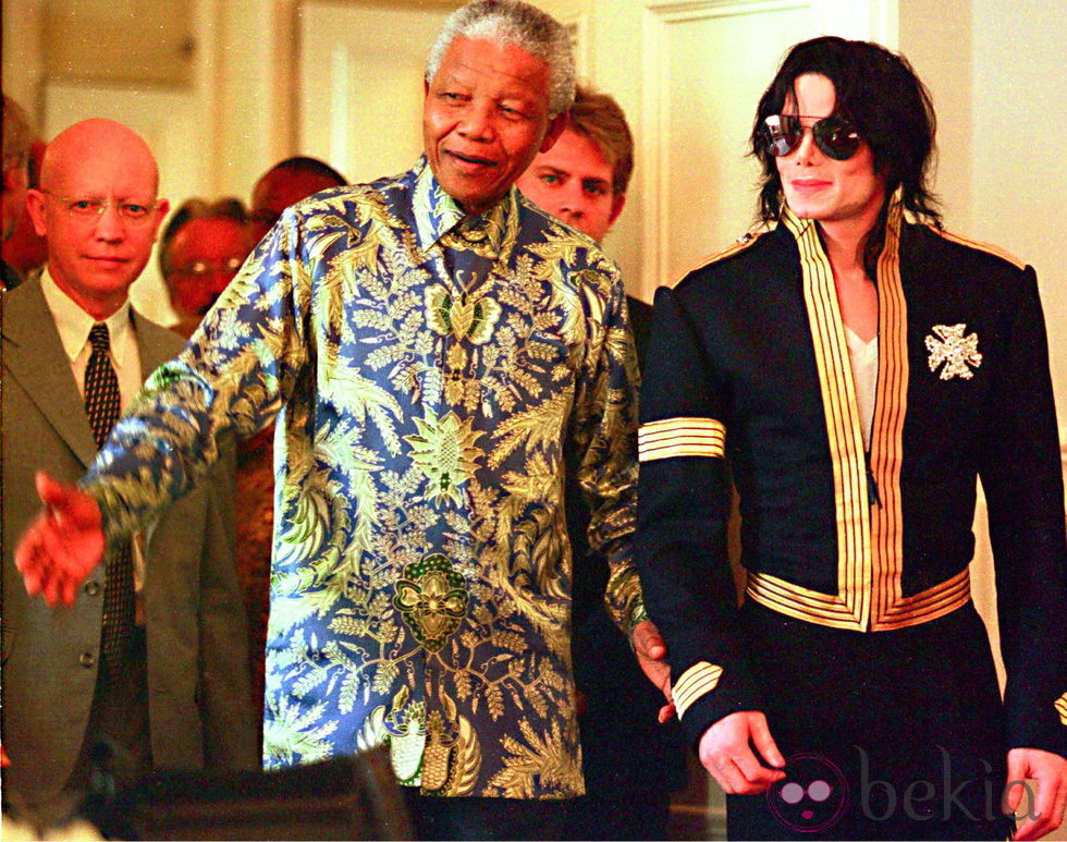 Nelson Mandela con Michael Jackson en Ciudad del Cabo