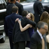 Familiares y amigos en el funeral de James Gandolfini en Nueva York