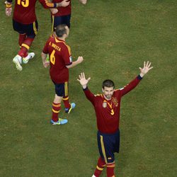 Gerard Piqué celebra el pase de España a la final de la Copa Confederaciones 2013