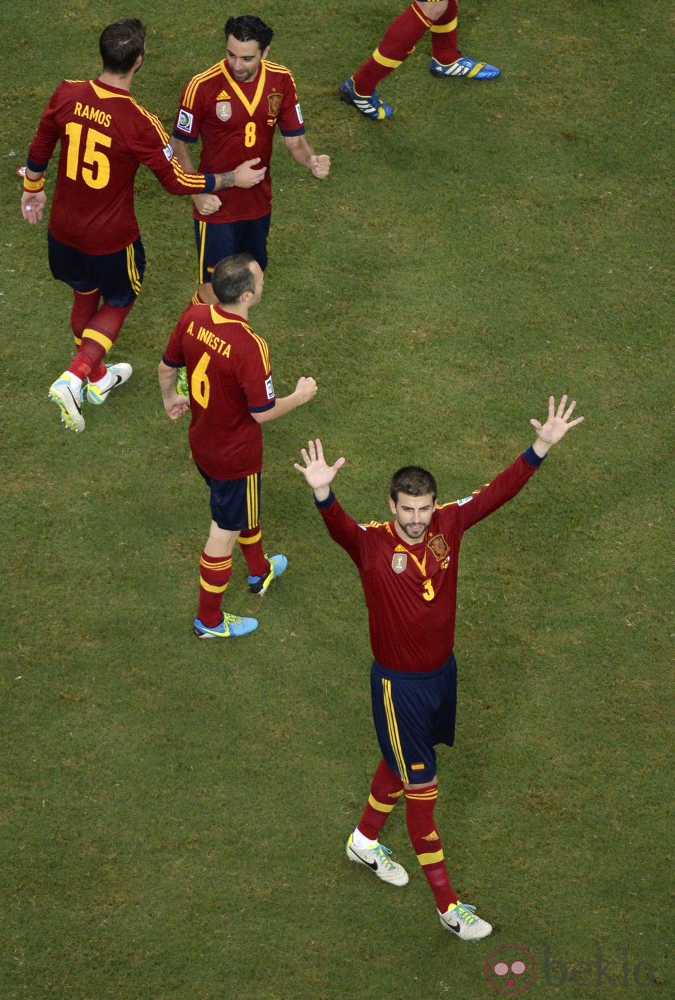 Gerard Piqué celebra el pase de España a la final de la Copa Confederaciones 2013