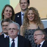 Montserrat Bernabéu y Shakira en el partido España-Italia de la Copa Confederaciones 2013