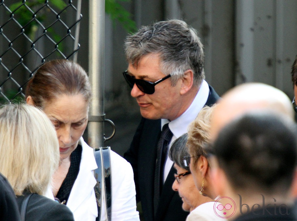 Alec Baldwin en el funeral de James Gandolfini en Nueva York