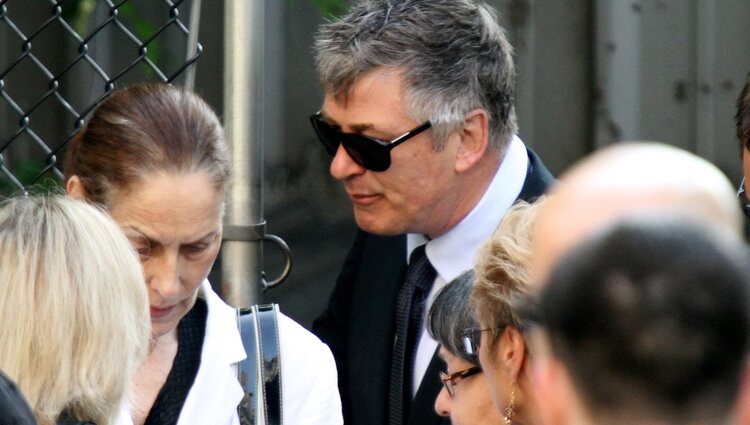 Alec Baldwin en el funeral de James Gandolfini en Nueva York