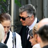 Alec Baldwin en el funeral de James Gandolfini en Nueva York