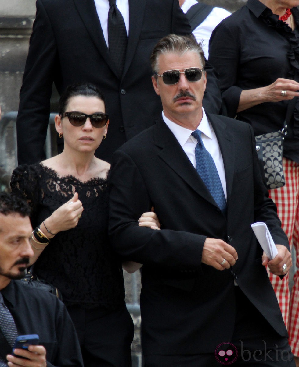 Julianna Margulies y Chris North en el funeral de James Gandolfini en Nueva York