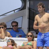 Rafa Nadal con el torso desnudo junto a Gemma Mengual en Ibiza