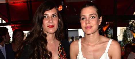 Tatiana Santo Domingo y Carlota Casiraghi en una fiesta en París