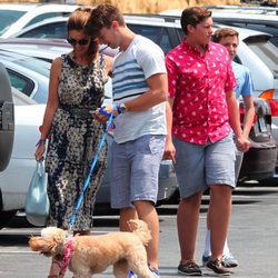 Maria Shriver pasea junto con Patrick y Christopher Schwarzenegger en Malibú