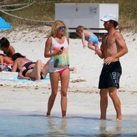 Carolina Cerezuela y Carlos Moyá con su hijo Carlos en Formentera