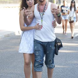 Asdrúbal y su novia en el desfile del Orgullo Gay 2013