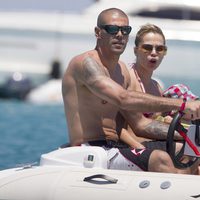 Víctor Valdés y Yolanda Cardona pasan el verano en Ibiza