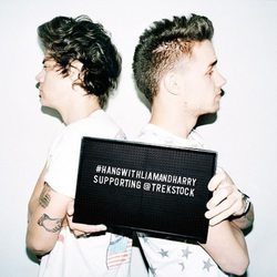 Harry Styles y Liam Payne  en una campaña contra el cáncer juvenil