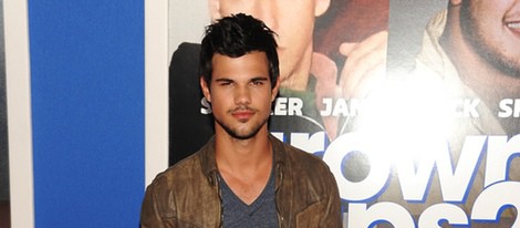 Taylor Lautner en el estreno de 'Niños Grandes 2' en Nueva York