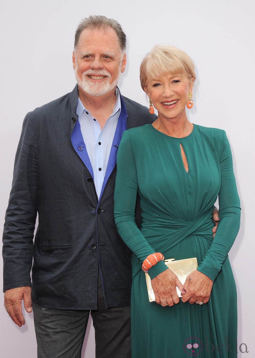 Helen Mirren y Taylor Hackford en el estreno de 'Red 2' en Los Ángeles