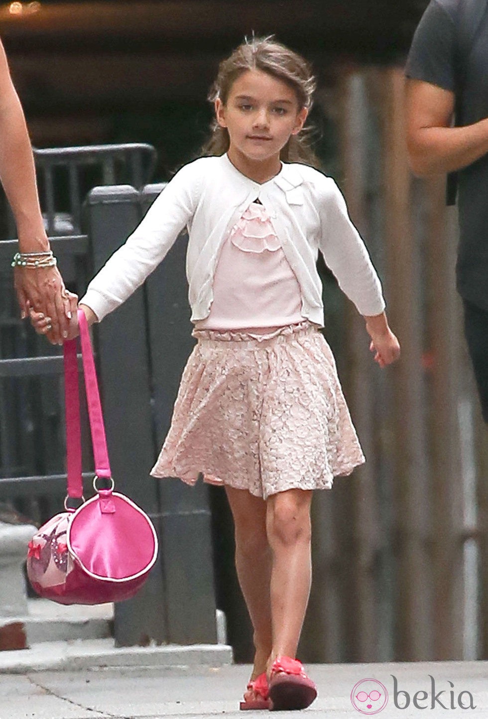 Suri Cruise pasea con su madre tras una sesión de gimnasia