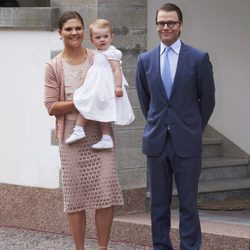 Victoria de Suecia en su 36 cumpleaños con su marido Daniel de Suecia y su hija Estela de Suecia