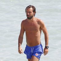 Andrea Pirlo disfruta de la playa durante sus vacaciones en Ibiza