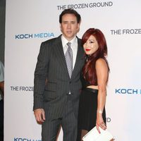 Nicolas Cage y Alicie Kim en la premier de 'The Frozen Ground' en Londres