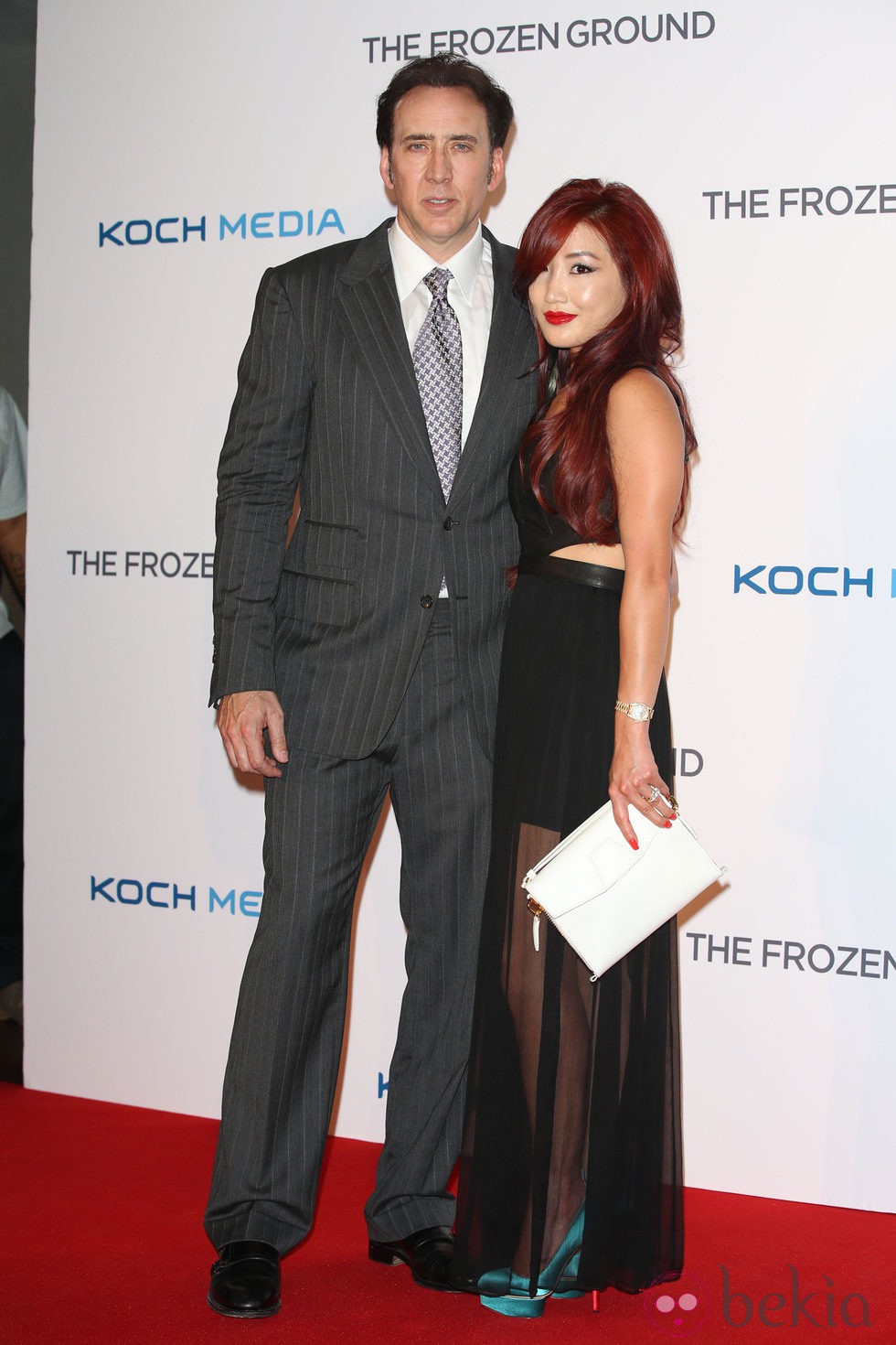 Nicolas Cage y Alicie Kim en la premier de 'The Frozen Ground' en Londres