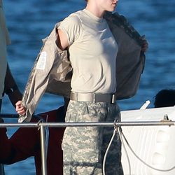 Kristen Stewart disfrazada de militar durante el rodaje de 'Camp X-Ray'