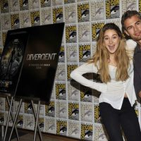 Shailene Woodley y Theo James en la Comic-Con 2013