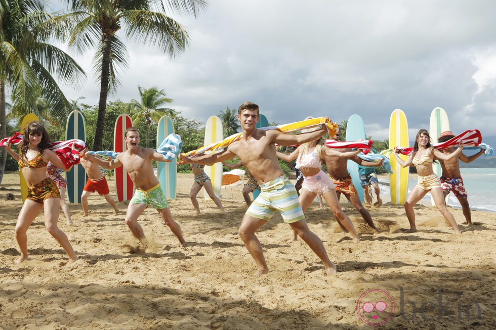 Garrett Clayton en una escena musical de 'Teen Beach Movie'