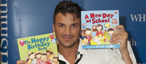 Peter Andre promocionando sus libros infantiles