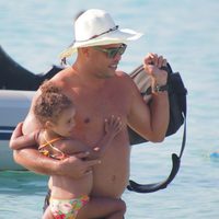 Ronaldo con su hija en Ibiza