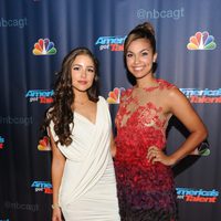 Olivia Culpo y Miss EE.UU. durante el estreno de 'America's Got Talent' en Nueva York