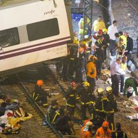 Ayudando a las víctimas de un tren en Santiago de Compostela