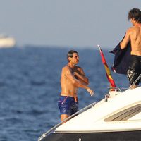 Rafa Nadal y Carlos Moyá en un barco en Mallorca