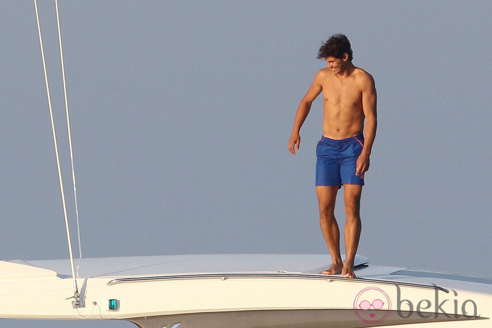 Rafa Nadal con el torso desnudo en un barco en Mallorca