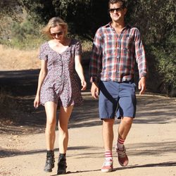 Diane Kruger y Joshua Jackson dando un paseo romántico