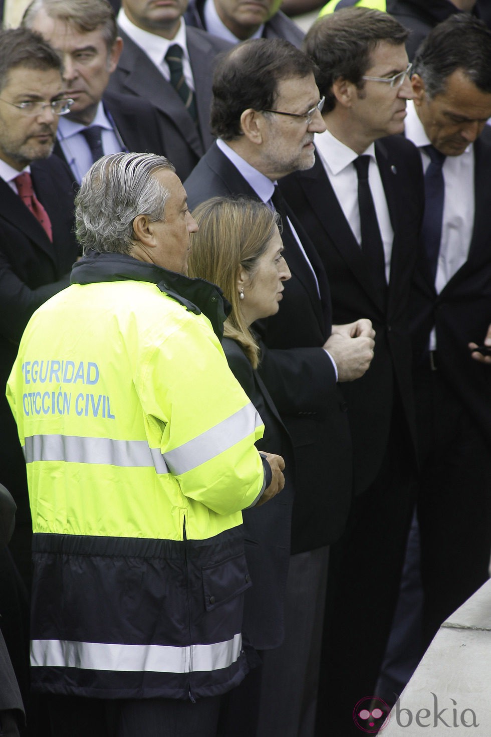 Mariano Rajoy visita el lugar del accidente ferroviario de Santiago con Ana Pastor y Alberto Núñez Feijóo