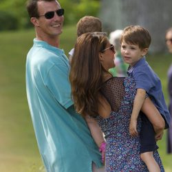 Joaquín y Marie de Dinamarca con el Príncipe Enrique de vacaciones en Gråsten Slot