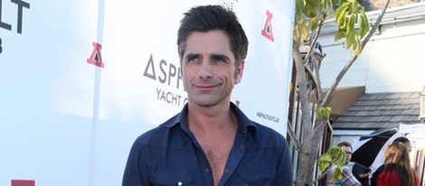 John Stamos en la fiesta de inauguración del Asphalt Yacht Club