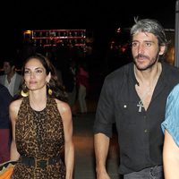 Eugenia Silva y Alfonso de Borbón en una fiesta organizada por Cari Lapique en Marbella