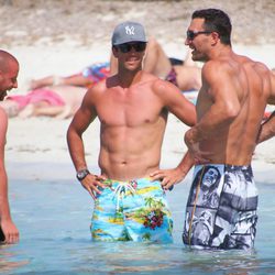 Fernando Verdasco luce cuerpo en Formentera junto a Wladimir Klitschko