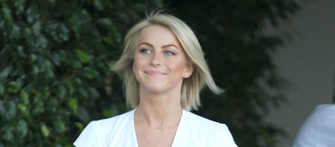 Julianne Hough a su llegada al baby shower de la cantante Fergie