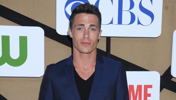 Colton Haynes en la fiesta veraniega de CBS, Showtime y The CW 2013