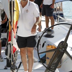 El Príncipe Felipe a bordo del Aifos en la Copa del Rey de Vela de Mallorca